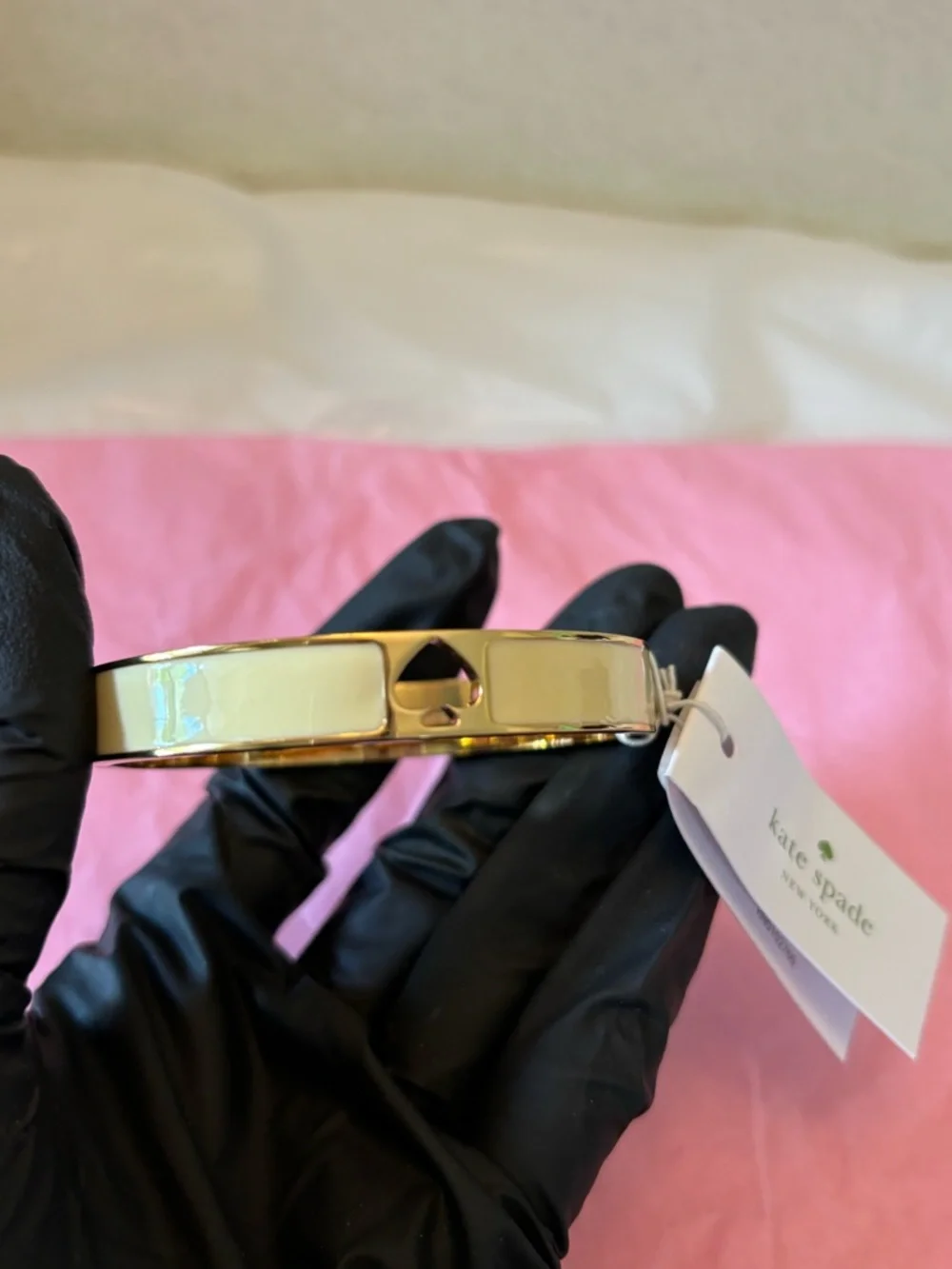 ❗️Sale❗️ ✨New✨Kate Spade✨Butter Cream Enamel Bangle with Gold spade accent - Picture 10 of 10